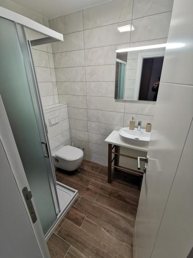 Elizabeta Deluxe Rooms บีโอกราดนาโมรู ภายนอก รูปภาพ