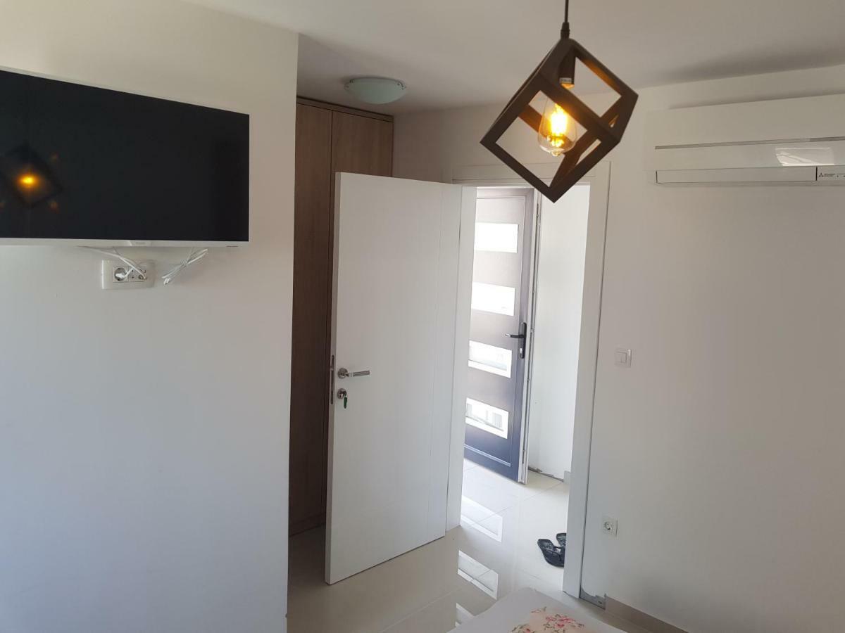 Elizabeta Deluxe Rooms บีโอกราดนาโมรู ภายนอก รูปภาพ