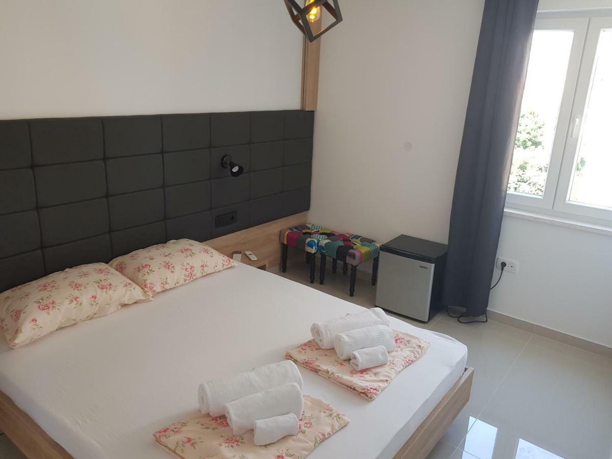 Elizabeta Deluxe Rooms บีโอกราดนาโมรู ภายนอก รูปภาพ