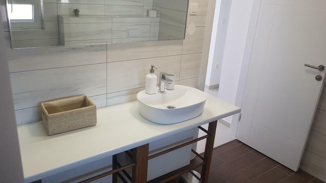 Elizabeta Deluxe Rooms บีโอกราดนาโมรู ภายนอก รูปภาพ